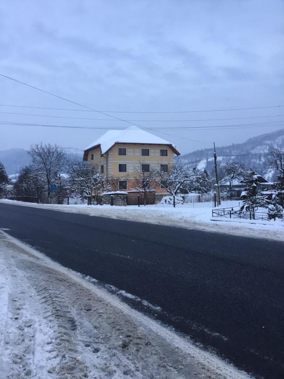 Затишний Дім Jaremče Esterno foto