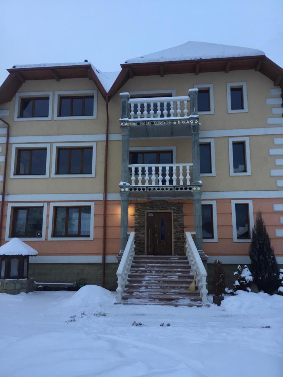 Затишний Дім Jaremče Esterno foto